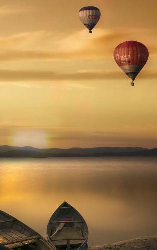 Notebook: Fantasy Balloons Sky Hot Air Lake Sunset Balloon Basket Baskets 5 x 8 150 Ruled Pages