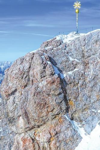 Mein Gipfellogbuch: Das Bergtouren Tagebuch zum selber ausfullen &#9830; Wandertagebuch fur die schoensten Wanderungen, Aussichten und Erinnerungen &#9830; 6x9 Format &#9830; Motiv: Gebirge