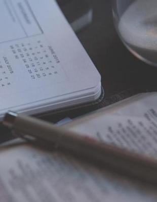 College Interview Prep: Planner With 12 Month Weekly Calendar Pages, Lined Journal, Dot Grid and Sketch Pages