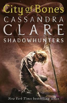 The Mortal Instruments 1: City of Bones: From the international bestselling author who defined romantasy: the original Shadowhunter series about demon hunting, betrayal, secrets and forbidden love