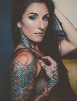 Oh La La! Tattoo Journal (8): This Beautiful Woman Sporting a Significant Tat; Sketch Book: 7.44  X 9.69,  Tattoo Sketchbook: 150 Pages, Sketching, Drawing and Creative Doodling.