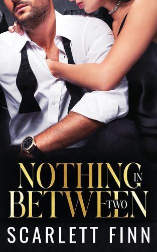 Nothing in Between: For Finnatics: Roxie & Zairn Bonus Chapters, Roxiverse #4.5