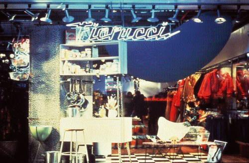From Fiorucci to the Guerilla Stores: Shop Displays in Architecture, Marketing and Communications