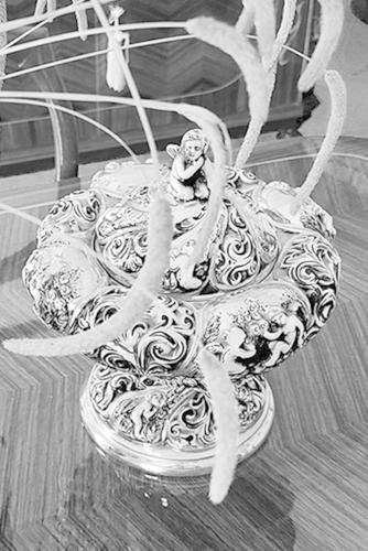 Ley de la necesidad: Edición bilingüe en español e inglés